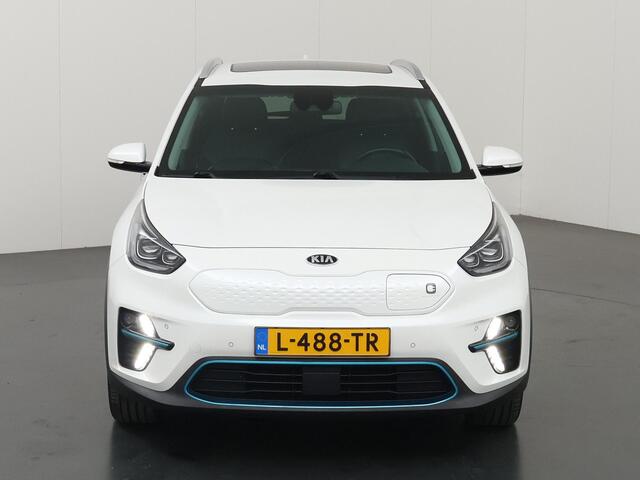 KIA e-Niro ExecutiveLine 64 kWh | Panoramadak | Lederen Bekleding | JBL Audio | Dodehoekdetectie | Stoel/Stuurwielverwarming | Stoelventilatie | Elektrisch bedienbare bestuurdersstoel met geheugenfunctie