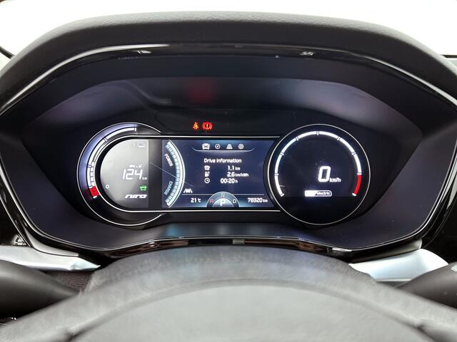 KIA e-Niro DynamicPlusLine 64 kWh | schuif-/kanteldak | Navigatie | Climate Control | Stoelverwarming | Stuurverwarming | Achteruitrijcamera