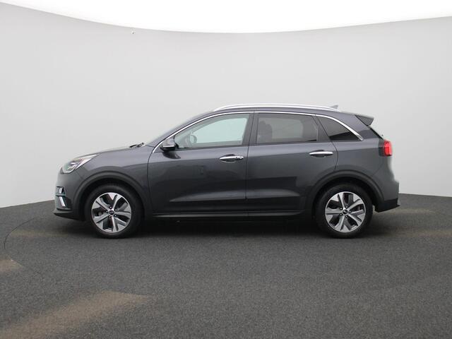KIA e-Niro ExecutiveLine 64 kWh | Climate Control / ECC | Licht metalen velgen 17 inch | Trekhaak afneembaar | Cruise control Standaard| Navigatie | Lederen bekleding | Elektrisch verst. stoelen | Stoelverwarming | LED koplampen | Park Distance Control voor en achte