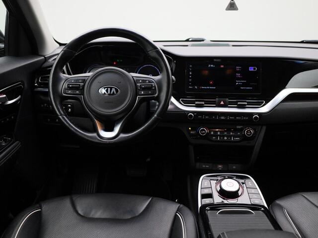 KIA e-Niro ExecutiveLine 64 kWh | Climate Control / ECC | Licht metalen velgen 17 inch | Trekhaak afneembaar | Cruise control Standaard| Navigatie | Lederen bekleding | Elektrisch verst. stoelen | Stoelverwarming | LED koplampen | Park Distance Control voor en achte