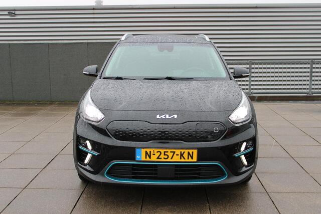 KIA e-Niro DynamicPlusLine 64 kWh Navigatie / Stuur+Stoel Verw / Schuifdak / All-season banden
