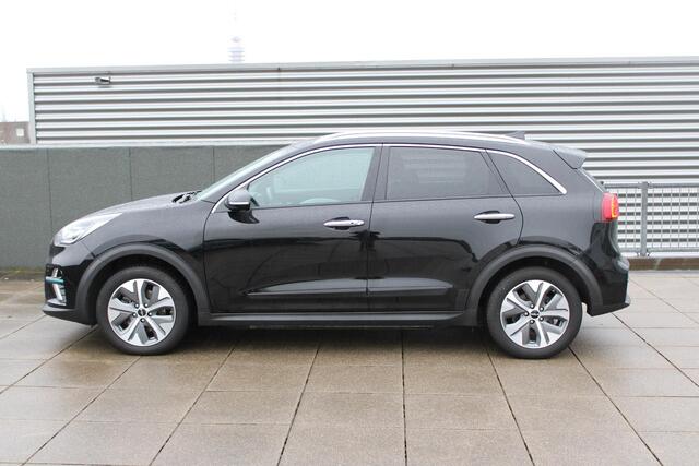 KIA e-Niro DynamicPlusLine 64 kWh Navigatie / Stuur+Stoel Verw / Schuifdak / All-season banden