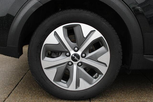 KIA e-Niro DynamicPlusLine 64 kWh Navigatie / Stuur+Stoel Verw / Schuifdak / All-season banden