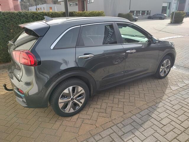 KIA e-Niro DynamicPlusLine 64 kWh Trekhaak Navigatie Camera Carplay Stoel-Stuurverwarming