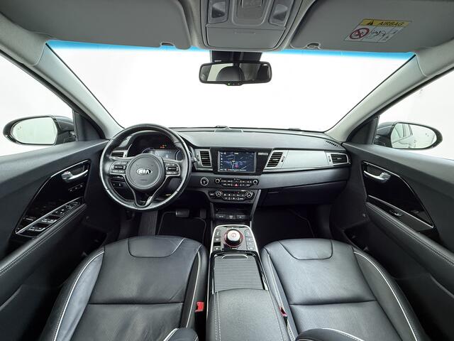 KIA e-Niro ExecutiveLine 64kWh SOH 100% Leder Warmtepomp Elek.Stoel+Memory JBL®-Audio Pdc Navi Ecc Camera Apple Carplay Android Auto Stoelverwarming+Koeling Stuurverwarming Lmv Privacy Glas DAB Vess Lane Assist Blind Spot Origineel Nederlandse Auto Dealeronderhouden
