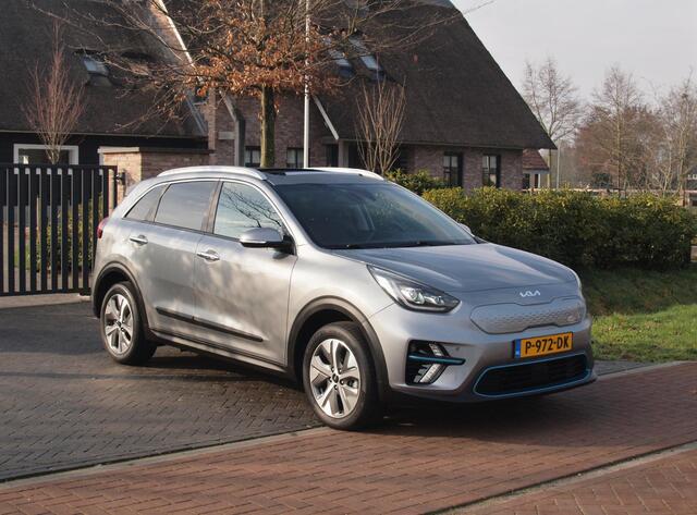 KIA e-Niro DynamicPlusLine 64 kWh | SOH 100% | Fase 3 | Panoramadak | Camera | Apple Carplay | Cruise Control