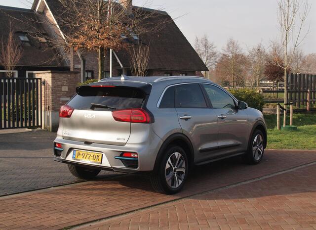 KIA e-Niro DynamicPlusLine 64 kWh | SOH 100% | Fase 3 | Panoramadak | Camera | Apple Carplay | Cruise Control