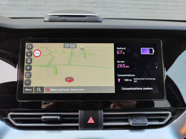 KIA e-Niro ExecutiveLine 64kWh SOH 100% Trekhaak Leder Warmtepomp Adap.Cruise Elek.Stoel+Memory JBL®-Audio Pdc Navi Ecc Camera Apple Carplay Android Auto Stoelverwarming+Koeling Stuurverwarming Lmv Privacy Glas DAB Vess Lane Assist Blind Spot 1e Eigenaar Origineel N