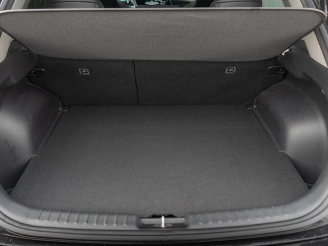 KIA e-Niro EV DynamicPlusLine 64.8 kWh Schuifdak | Leder | LED | Stuur + Stoelverwarming | Navigatie l PDC l Carplay