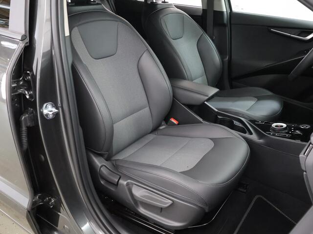 KIA e-Niro EV Light Advanced 64.8 kWh | Stoel / Stuurwielverwarming | Navigatie | Parkeercamera | Cruise Control Adaptief |