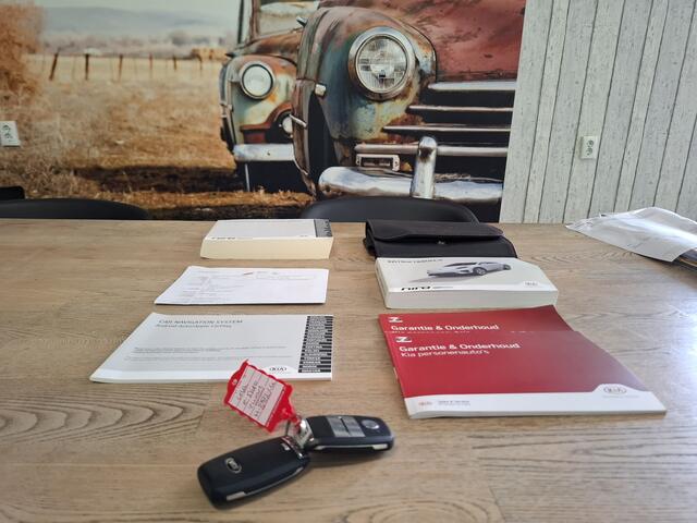 KIA e-Niro ExecutiveLine 64 kWh ADAPT CRUISE CAMERA JBL SOUND MEMORY STOEL LEER LED NAVI ECC