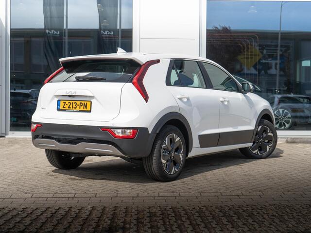 KIA e-Niro EV Light Edition 64.8 kWh | Navigatie | Achteruitrijcamera | Airco | Cruise control Adaptief |