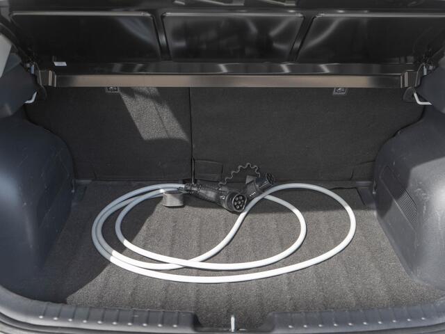 KIA e-Niro EV Light Edition 64.8 kWh | Navigatie | Achteruitrijcamera | Airco | Cruise control Adaptief |