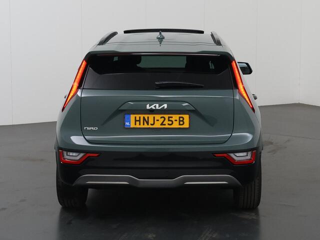 KIA e-Niro EV Plus 64.8 kWh | Schuif / Kanteldak | Stoel/Stuurwielverwarming | Elektr. Achterklep | Led Koplampen | Sfeerverlichting |