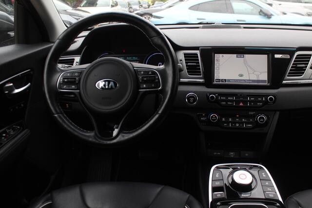 KIA e-Niro ExecutiveLine 64 kWh / SoH 91% / Warmtepomp / Trekhaak / Camera / Leder / Keyless / Stoelventilatie / Navigatie / Dodehoek / DAB / Cruise Control