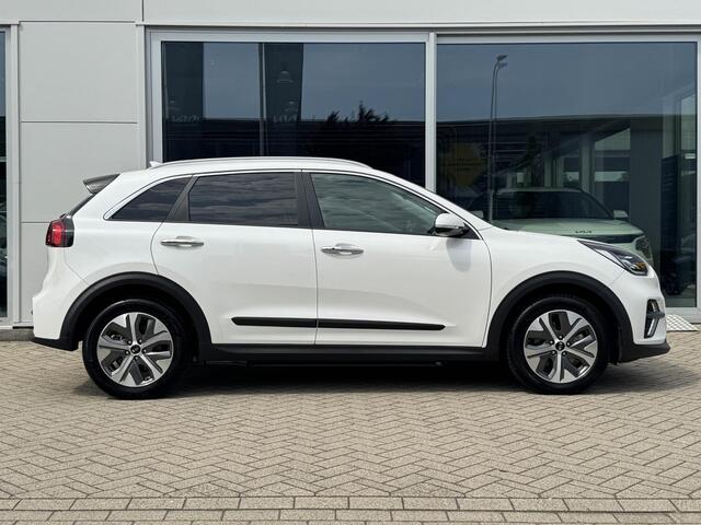 KIA e-Niro ExecutiveLine 64 kWh | JBL audio | Stoel verwarming en ventilatie | Stuurverwarming | Lederen | Dodehoek detectie | Navigatie | Apple Carplay / Android Auto | Elektrisch bedienbare bestuurdersstoel met geheugen