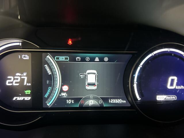 KIA e-Niro DynamicLine 64 kWh | Voorstoel verwamd | Cruise control |