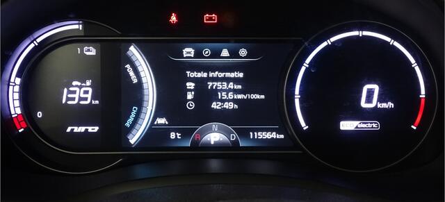 KIA e-Niro ExecutiveLine 64 kWh Leder privacyglas, keyless entry, stoelverw en vent, climat contr, JBL installatie, elec verstelbare stoel met geheugen, line ass, Trc, stuurverw, add cruise contr, inhaaldet