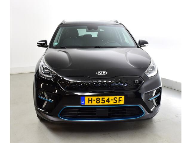 KIA e-Niro ExecutiveLine 64 kWh Leder privacyglas, keyless entry, stoelverw en vent, climat contr, JBL installatie, elec verstelbare stoel met geheugen, line ass, Trc, stuurverw, add cruise contr, inhaaldet