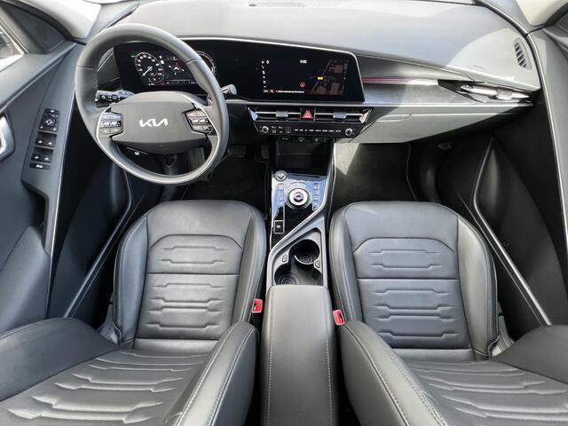 KIA e-Niro EV DynamicPlusLine 64.8 kWh / Fabrieksgarantie van 7 jaar mogelijk < 150.000km / Accu SoH 100% / Schuifdak / Leder / HUD / CCS snel laden / Elektr. klep / Camera / Stuur- en stoelverwarming / Navigatie / Apple Carplay Android / 17" LM wielen /