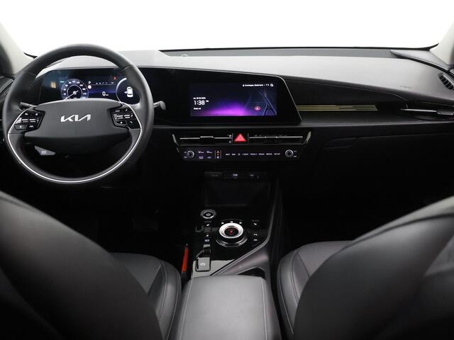 KIA e-Niro EV Plus 64.8 kWh | Schuif / Kanteldak | Stoel/Stuurwielverwarming | Elektr. Achterklep | Led Koplampen | Sfeerverlichting |