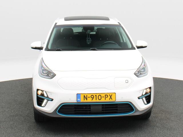 KIA e-Niro DynamicPlusLine 64 kWh 204 Pk | Camera | Open dak | Adaptive Cruise | Stoelverwarming | Carplay | Trekhaak | 17 Inch | 66.718 Km !!