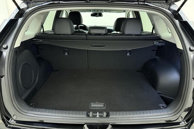 KIA e-Niro ExecutiveLine 64 kWh 204pk | Full Options | Lederen Bekleding | Trekhaak | Navigatie | Panoramadak | Stoelverwarming - verkoeling | 1e Eigenaar | Camera