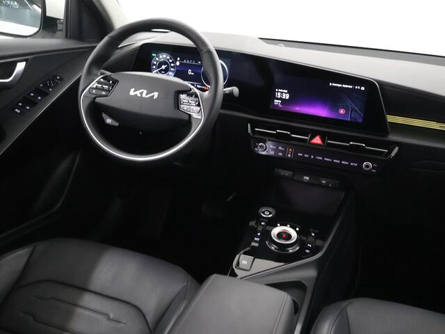 KIA e-Niro EV Edition Advanced 64.8 kWh | Navigatie | Parkeercamera | Lederen Bekleding | Stoel/Stuurwielverwarming | Elektrisch Verstelbare Bestuurdersstoel |
