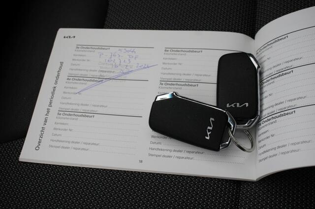 KIA e-Niro DynamicPlusLine 64 kWh - Carplay, Dakraam, Half Leer, Camera, Stoelverw.