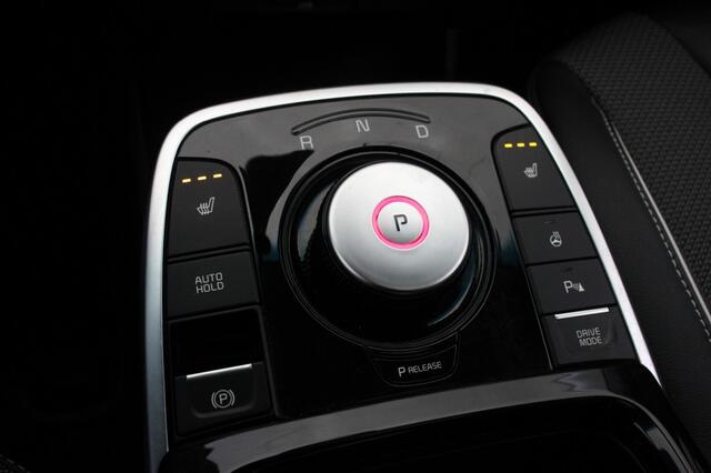 KIA e-Niro DynamicPlusLine 64 kWh - Carplay, Dakraam, Half Leer, Camera, Stoelverw.