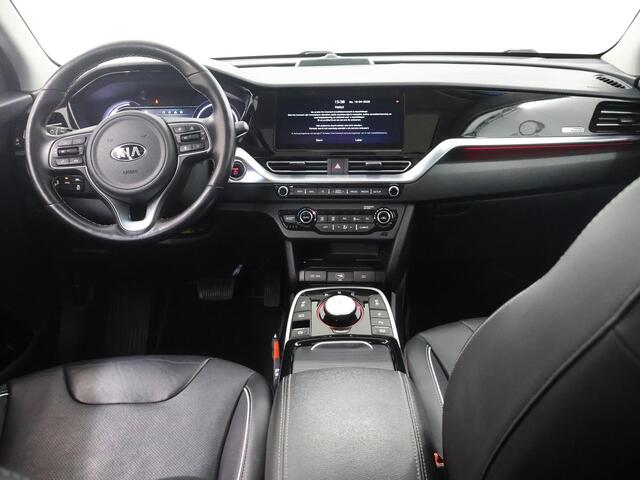 KIA e-Niro ExecutiveLine 64 kWh | Panoramadak | Stoel/Stuurwielverwarming | Adaptieve Cruise Control | Keyless Go | LED Koplampen |