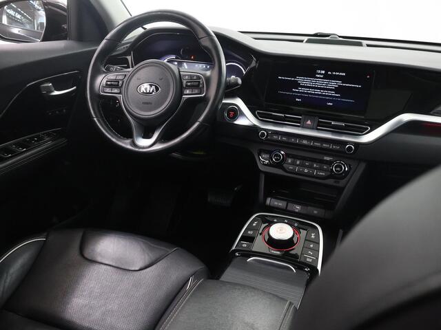 KIA e-Niro ExecutiveLine 64 kWh | Panoramadak | Stoel/Stuurwielverwarming | Adaptieve Cruise Control | Keyless Go | LED Koplampen |