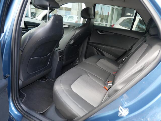 KIA e-Niro EV Light Advanced 64.8 kWh | Navi | Camera | Carplay | Stoel&stuur verwarming | 3Fase |