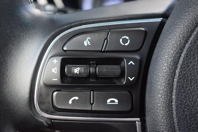 KIA e-Niro DynamicPlusLine 64 kWh | 100% SOH | Kantel/ Schuifdak | Navigatie | Adaptieve Cruise Control | Tot 10Jr. Kia-Garantie |