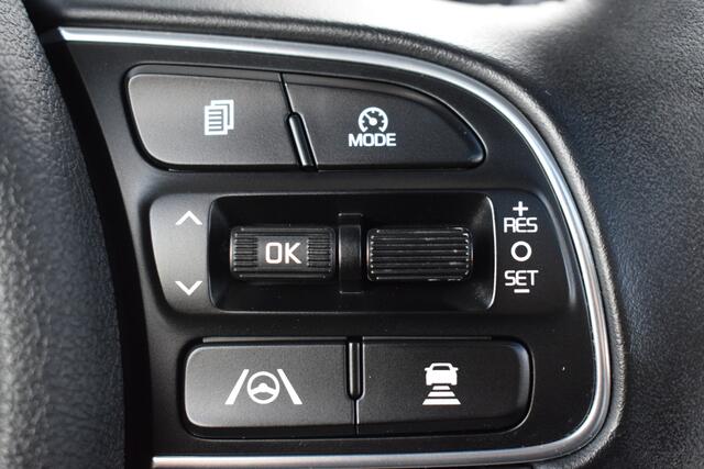 KIA e-Niro DynamicPlusLine 64 kWh | 100% SOH | Kantel/ Schuifdak | Navigatie | Adaptieve Cruise Control | Tot 10Jr. Kia-Garantie |