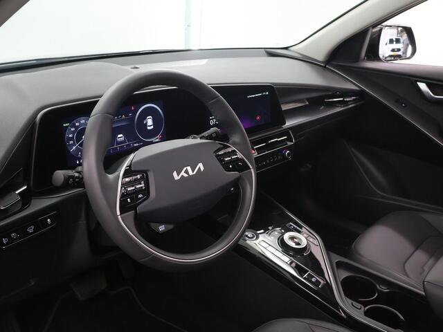 KIA e-Niro EV Plus 64.8 kWh | Schuif / Kanteldak | Stoel/Stuurwielverwarming | Elektr. Achterklep | Led Koplampen | Sfeerverlichting |