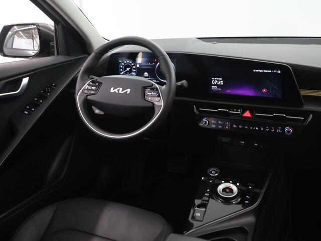 KIA e-Niro EV Plus 64.8 kWh | Schuif / Kanteldak | Stoel/Stuurwielverwarming | Elektr. Achterklep | Led Koplampen | Sfeerverlichting |