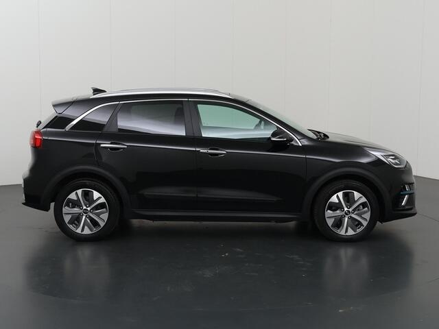 KIA e-Niro ExecutiveLine 64 kWh | Panoramadak | Stoel/Stuurwielverwarming | JBL | Adaptieve Cruise Control | Keyless Go | LED Koplampen |