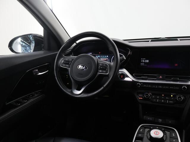 KIA e-Niro ExecutiveLine 64 kWh | Panoramadak | Stoel/Stuurwielverwarming | JBL | Adaptieve Cruise Control | Keyless Go | LED Koplampen |