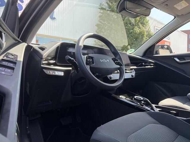 KIA e-Niro EV Light Edition 64.8 kWh Navi, Camera, Carplay, Rijklaar met beurt & garantie!