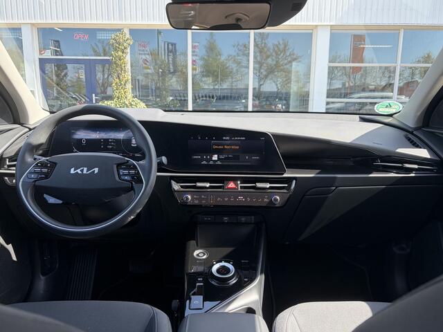 KIA e-Niro EV Light Edition 64.8 kWh Navi, Camera, Carplay, Rijklaar met beurt & garantie!