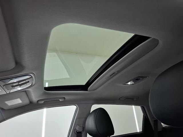KIA e-Niro ExecutiveLine 64 kWh | Leder | Schuif kanteldak SOH 100% | Andriod Auto | Apple carplay | Navigatie | Warmtepomp