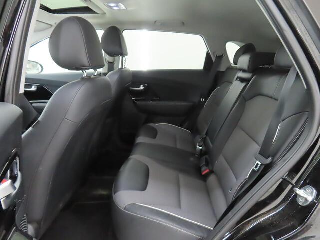 KIA e-Niro DynamicPlusLine 64 kWh | SOH 100% | 3 Fase laden | Schuif/kanteldak | Half Leder | Andriod Auto | Apple carplay | Navigatie