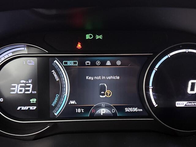 KIA e-Niro DynamicPlusLine 64 kWh | Schuifdak | Stoelverwarming | Navigatie | Camera |