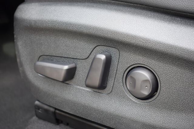 KIA e-Niro ExecutiveLine 64 kWh | Memory | Stoelverkloeling + Verwarming | Schuif/kantel Dak |