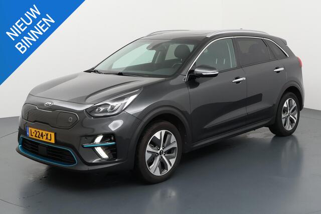 KIA e-Niro DYNAMICPLUSLINE 64 KWH (100% SOH) I V/D EERSTE EIGENAAR I 3-FASE LADEN I SCHUIF/KANTELDAK I P-CAMERA