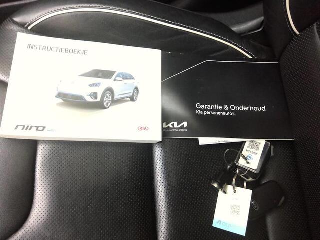 KIA e-Niro EXECUTIVELINE 64 KWH (100% SOH) I WARMTEPOMP I SCHUIF/KANTELDAK I STOELVERWARMING I ALL-IN PRIJS