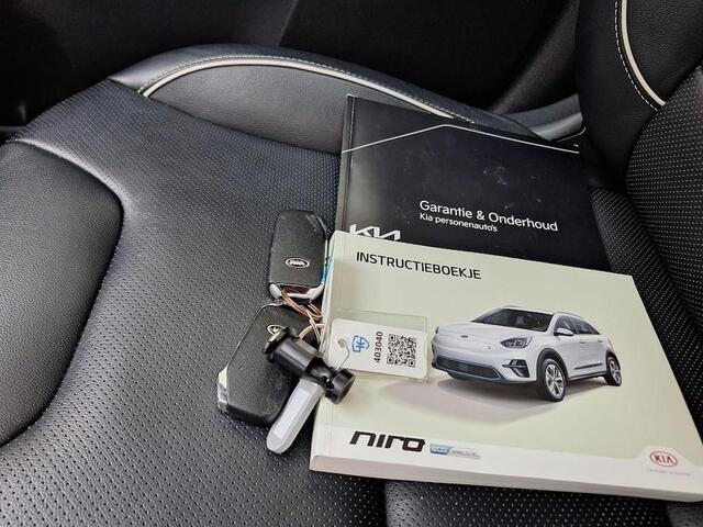 KIA e-Niro EXECUTIVELINE 64 KWH (100% SOH) I V/D EERSTE EIGENAAR I SCHUIF/KANTELDAK I 3-FASE LADEN