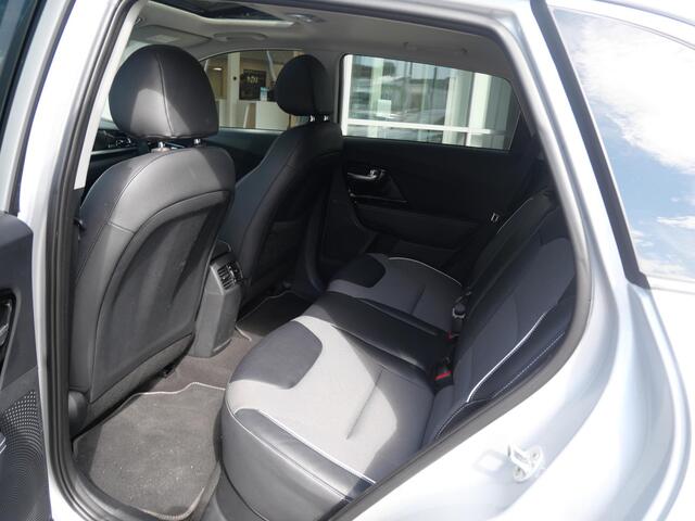 KIA e-Niro DynamicPlusLine 64 kWh | Schuif-kantel dak | Stoel-stuurverwarming | Carplay | Keyless | Navi | Cruise |
