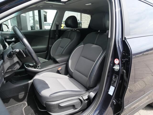 KIA e-Niro DynamicPlusLine 64 kWh | Cruise | Clima | Carplay | Keyless | Schuif-kanteldak | Stoel-stuurverwarming | Navi |